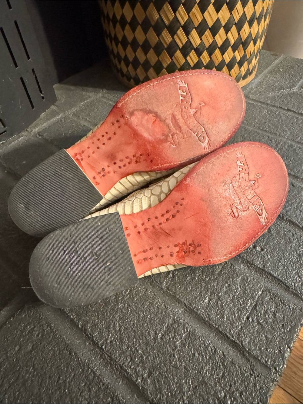 Free Bird MONA LISA Cream Textured
Mules size 8. - Picture 4 of 6